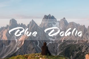 Blue Dahlia Font for Creative Projects